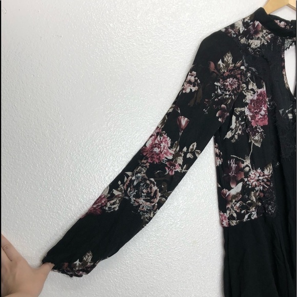 Daytrip Floral Lace Trim Tunic/ Short Dress - Picture 6 of 6